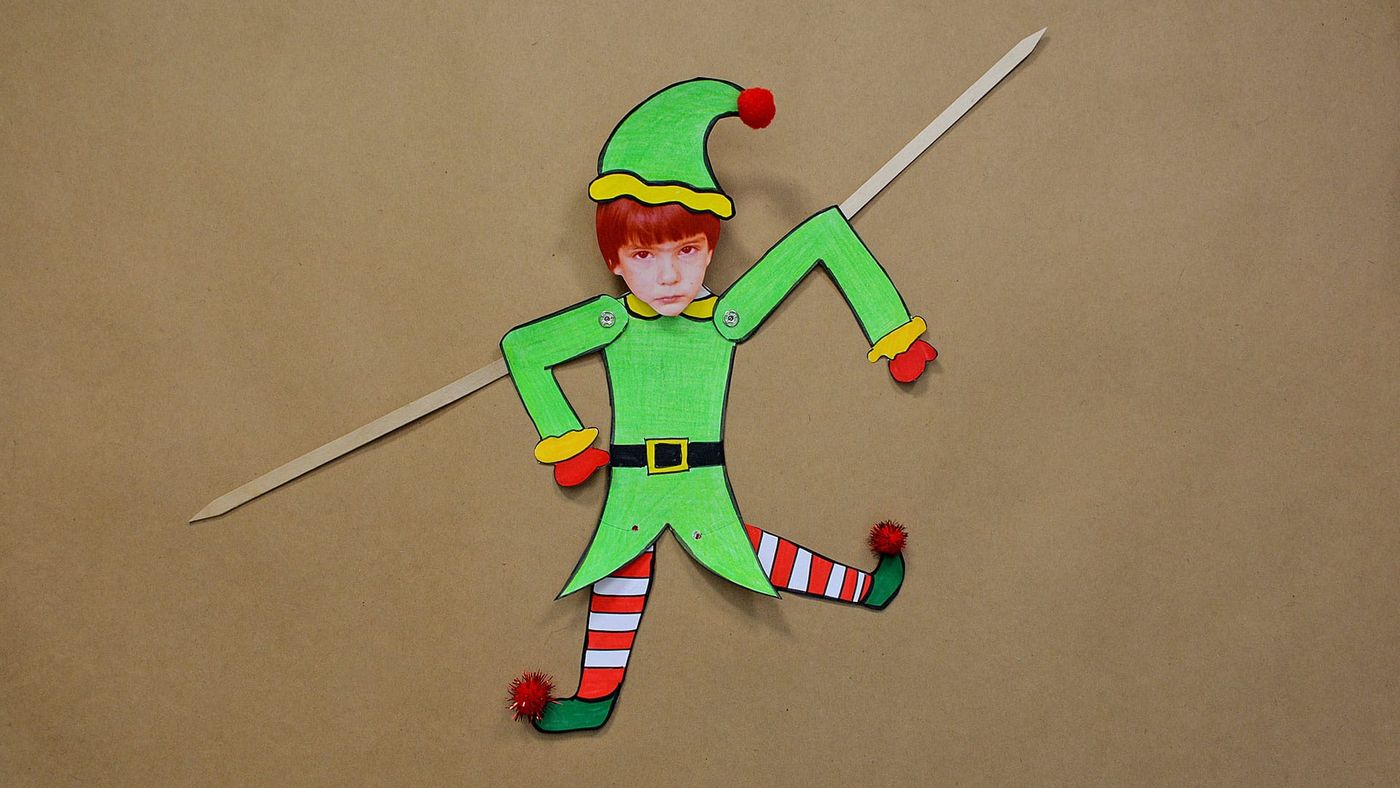 Elf kukla ters yöne hareket ettirilmiş, diğer kolu ve bacağı havada